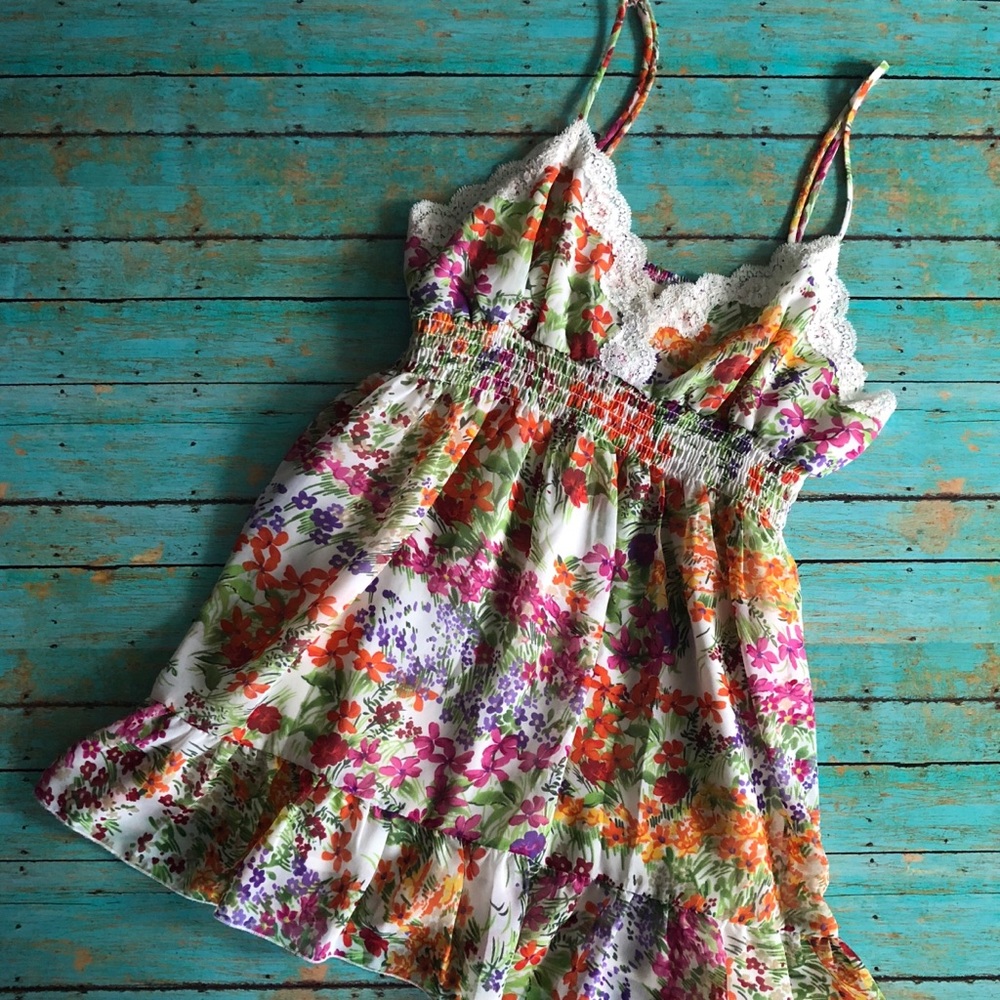 {F21} Floral Tank
